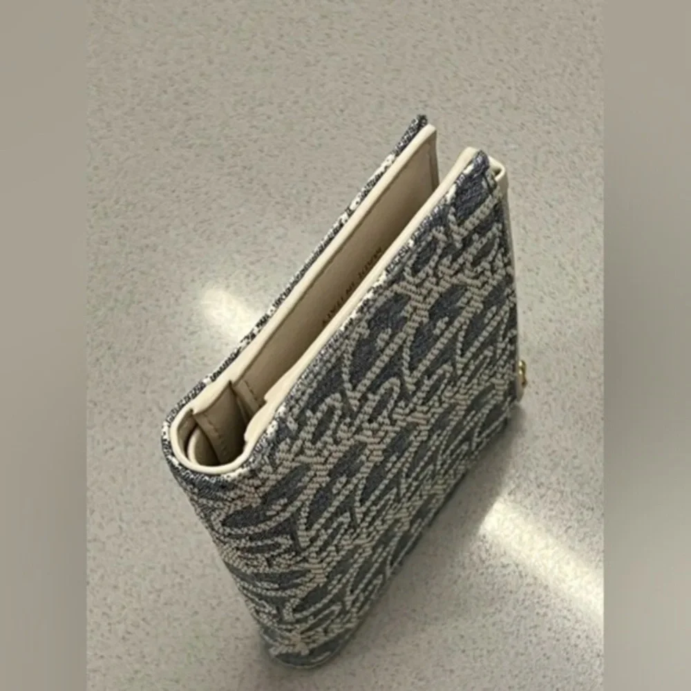 Dior 30 Montaigne Dahlia Wallet